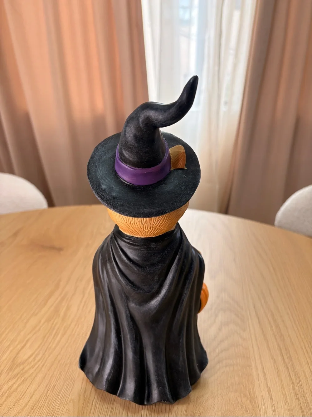 Halloween Figurine Figurine Orange Cat dressed as a Witch